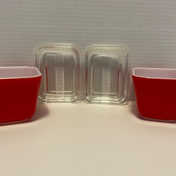 Vintage Pyrex Refrigerator Dishes with Lids. Very good vintage condition. - Picture 6 of 16